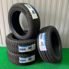 Зимние нешипованные шины Sailun Ice Blazer Arctic 235/45 R17 94H XL